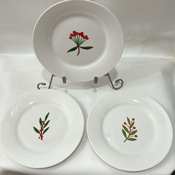 Crate and Barrel Salad Dessert Plates Set of 3 Plates Botanical Plates 7 1/2 In - Picture 3 of 10